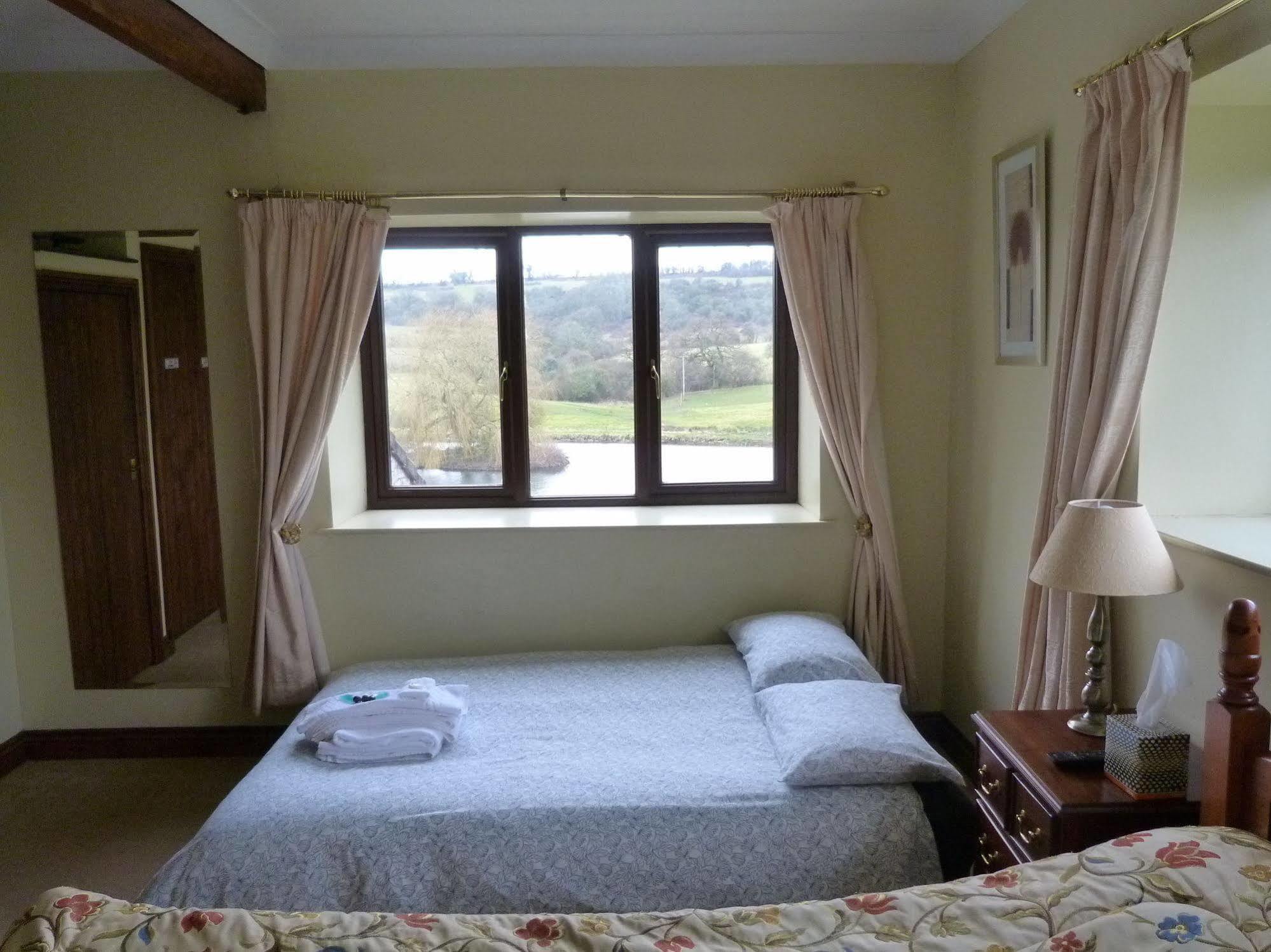 Cameley Lodge - Self Catering Temple Cloud Exteriör bild